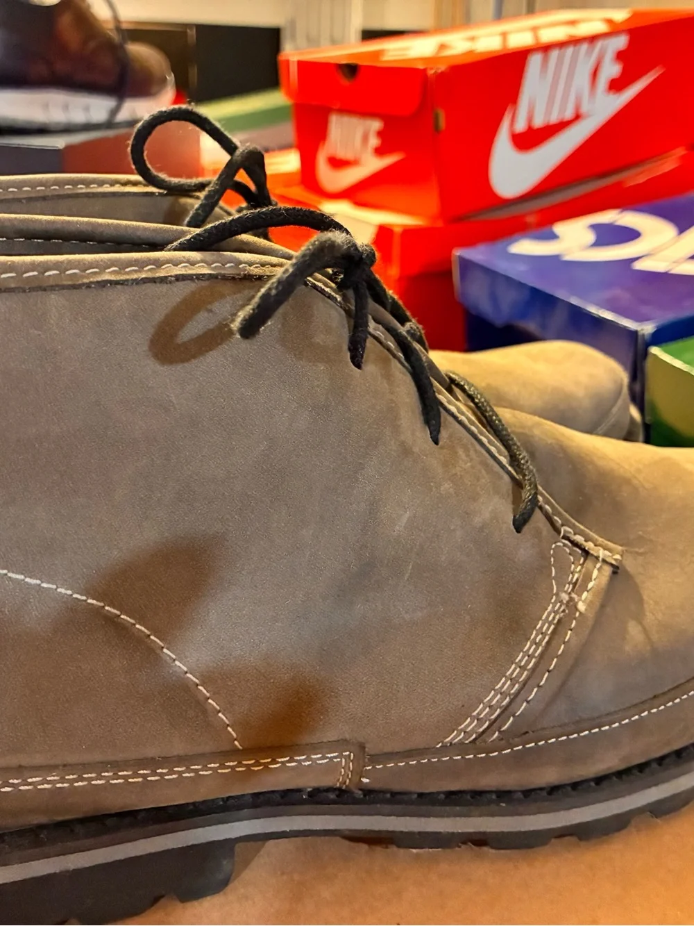 Men's Suede Lace-Up Desert Boots in Taupe